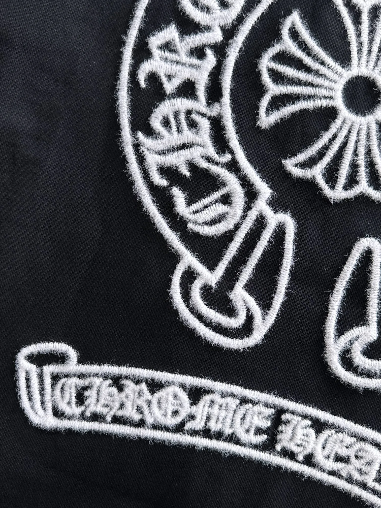 P220 Chrome Hearts* (market exclusive quality) hot style 2꯭0꯭2꯭6 new spring and autumn short sleeves ❤ Original ⌚️ high version Chrome Hearts The fabric is made of 380g high-density pure cotton custom fabric. It does not deform or shrink. The three-dimensional drape is amazing. Process introduction: Use wool embroidery technology on the front and back. Color: Black SIZE: S-XXL
